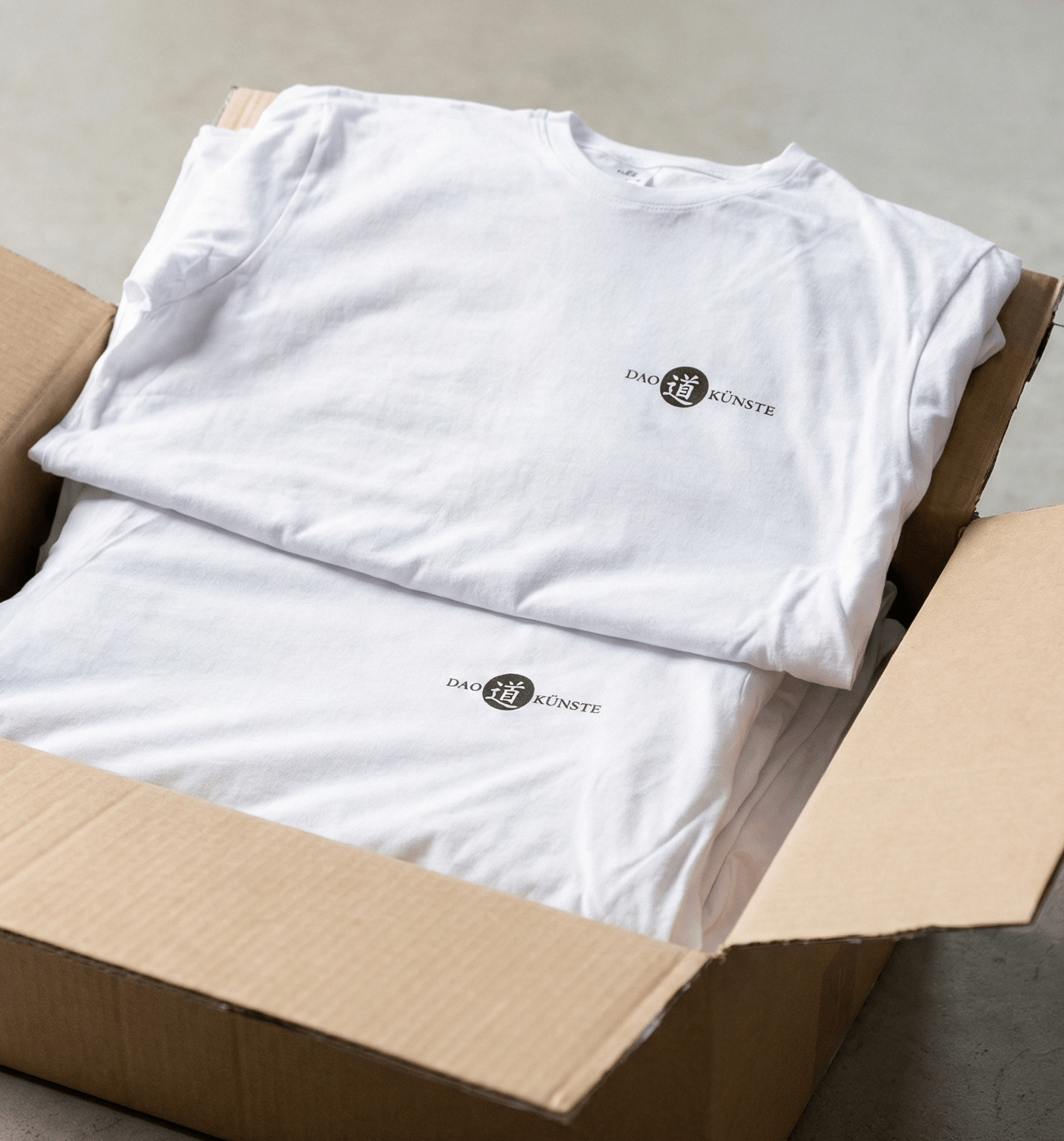T-Shirts mit Aufdruck oder Stickerei