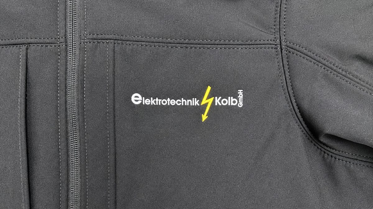 Softshelljacke mit gesticktem Logo von Elektrotechnik Kolb